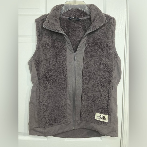 North Face Women's Grey Furry Fleece Vest Jacket Full Zip Up Size Large - Picture 1 of 3